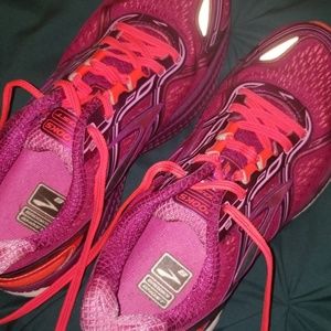 Womens Brooks, Ghost size 7.5